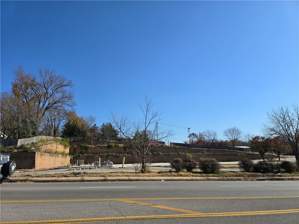 11200 E Truman Road — photo 15