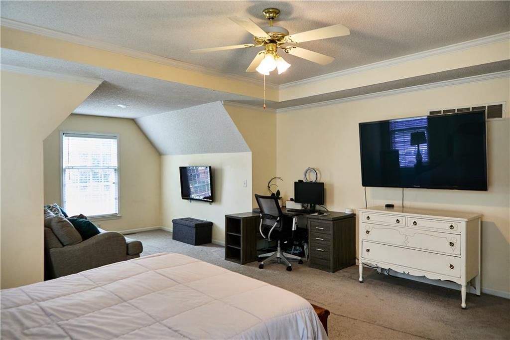 13164 Connell Street — photo 42