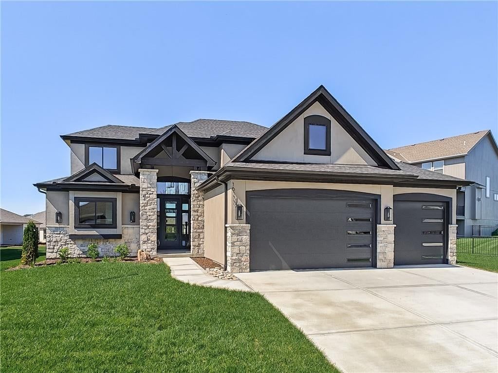 16377 W 166th Place, Olathe, KS