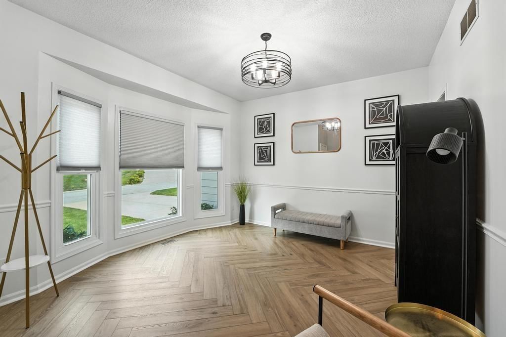 Photo 5 of 50 - 5136 NE Ash Grove Drive
