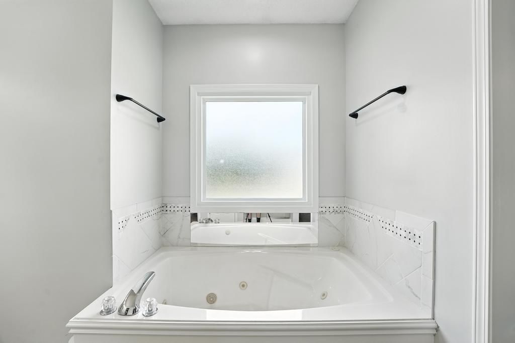 Photo 23 of 50 - 5136 NE Ash Grove Drive
