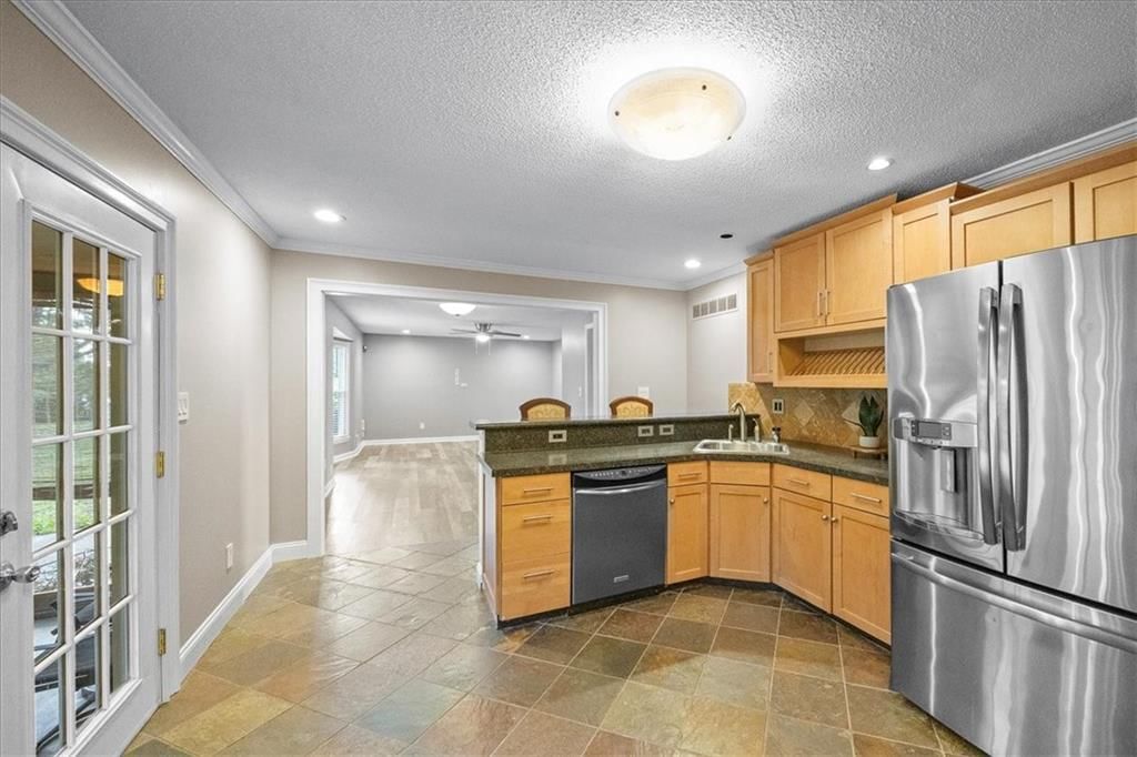 11907 W 143RD Street — photo 9