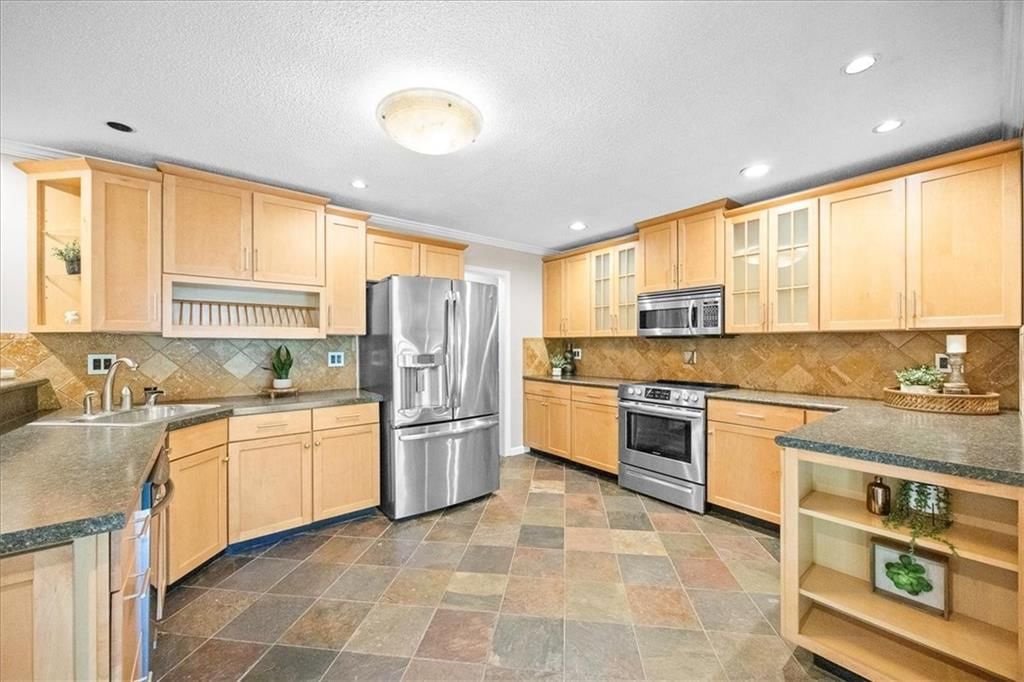 11907 W 143RD Street — photo 10