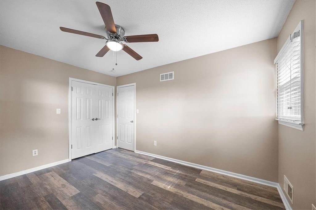 11907 W 143RD Street — photo 18
