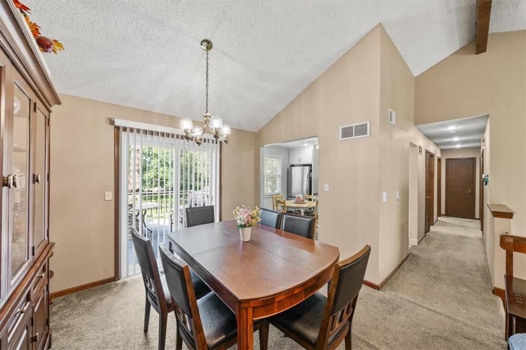 Photo 6 of 27 - 1438 S 25th Street