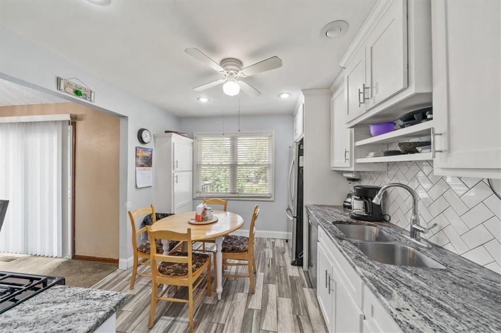 Photo 8 of 27 - 1438 S 25th Street