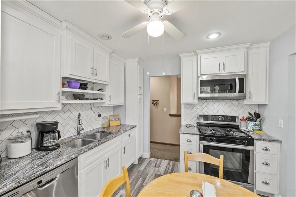 Photo 10 of 27 - 1438 S 25th Street