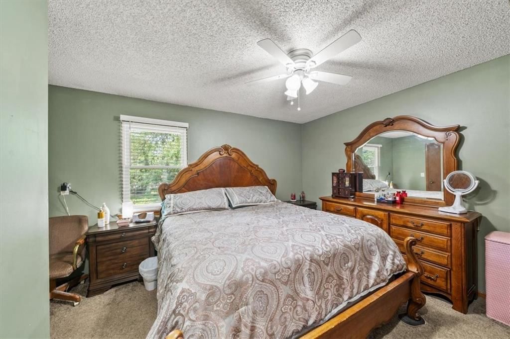Photo 11 of 27 - 1438 S 25th Street