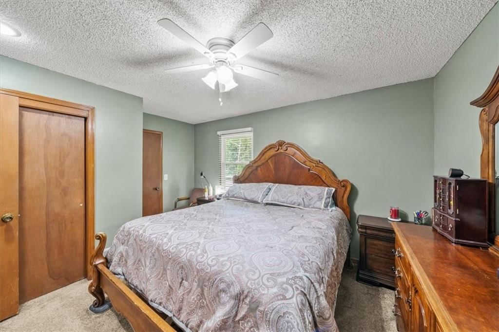 Photo 12 of 27 - 1438 S 25th Street
