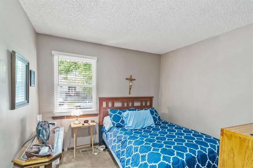 Photo 13 of 27 - 1438 S 25th Street