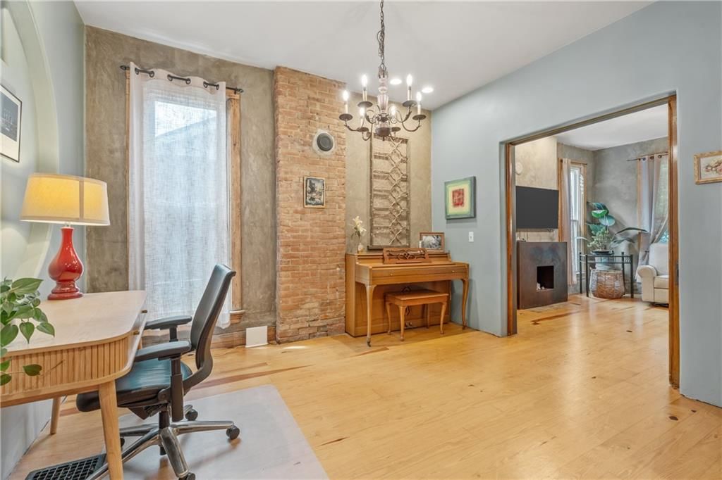 1637 Jefferson Street — photo 16