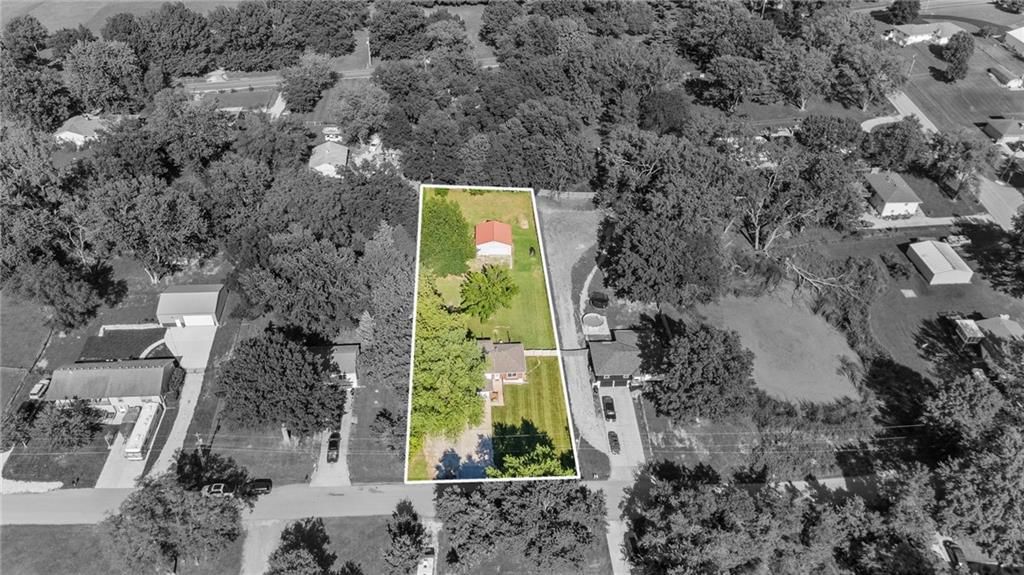 Photo 42 of 57 - 1925 N Redwood Drive