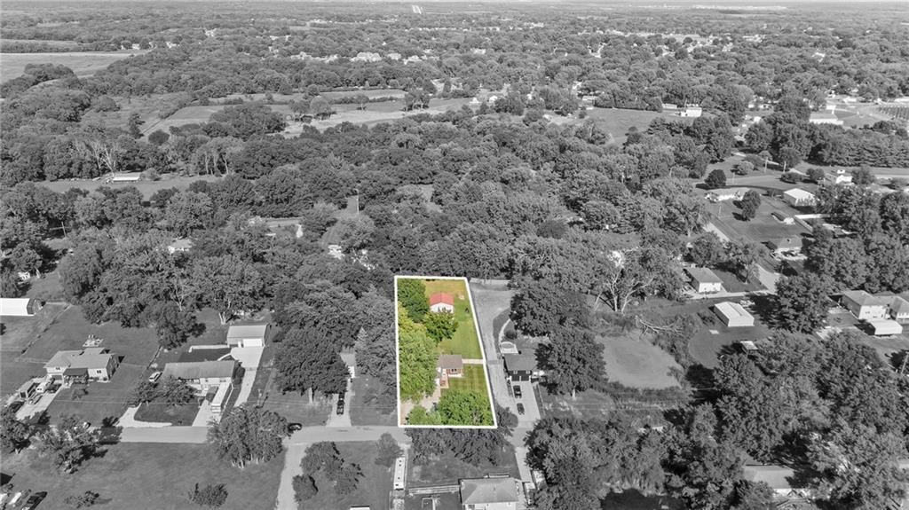 Photo 44 of 57 - 1925 N Redwood Drive