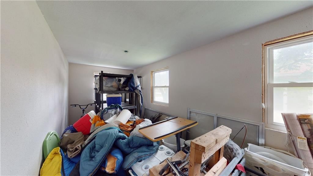 Photo 6 of 13 - 425 N Washington Street