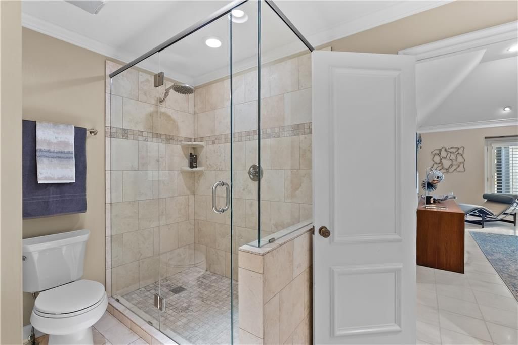 Photo 24 of 54 - 5212 W 98th Terrace