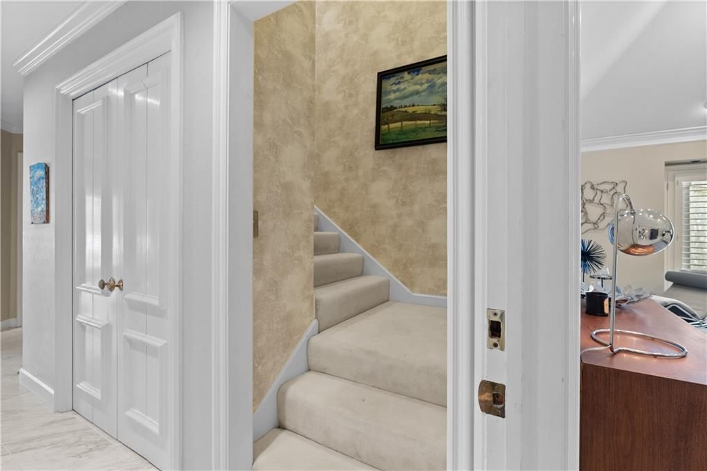 Photo 31 of 54 - 5212 W 98th Terrace