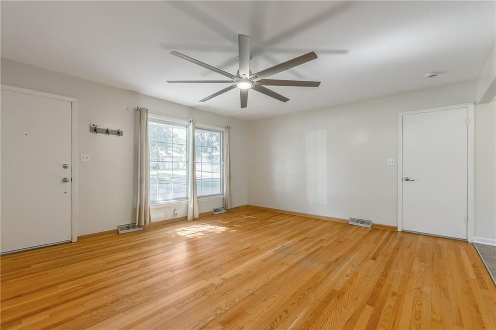 6101 N Michigan Avenue — photo 13