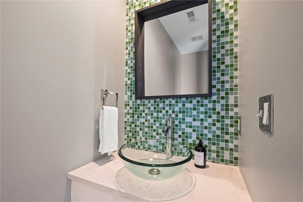 1303 W 47th Street — photo 27