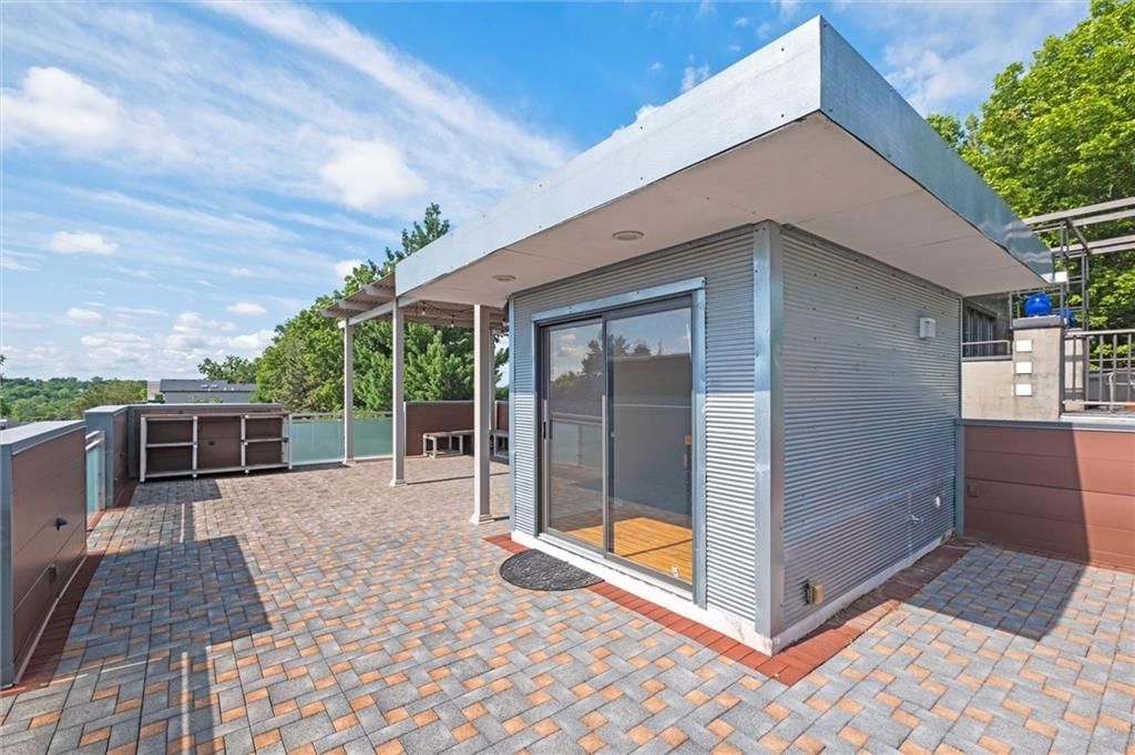 1303 W 47th Street — photo 34