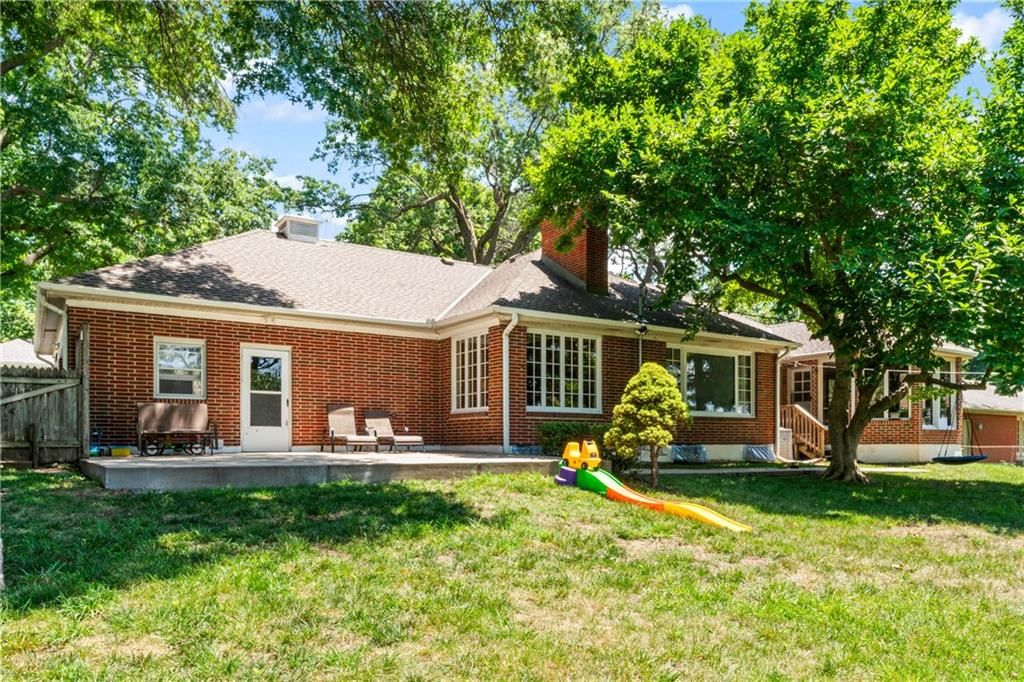 Photo 46 of 61 - 4706 Hedges Avenue