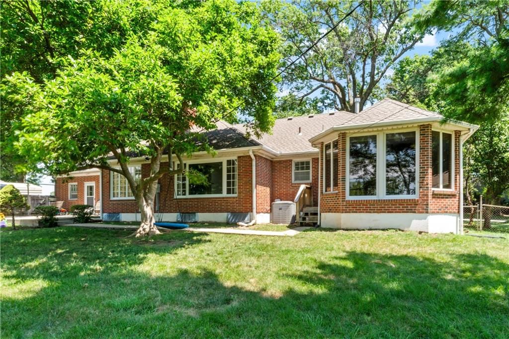 Photo 50 of 61 - 4706 Hedges Avenue