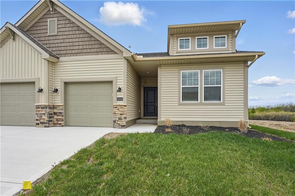 Photo 1 of 16 - 27301 E Acacia Drive