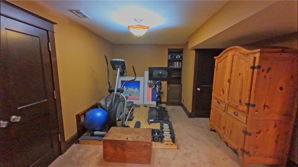 920 N Noyes Boulevard — photo 31