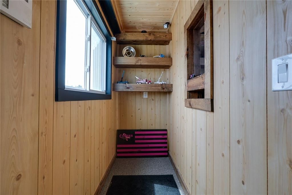 106 NW Locust Street — photo 13