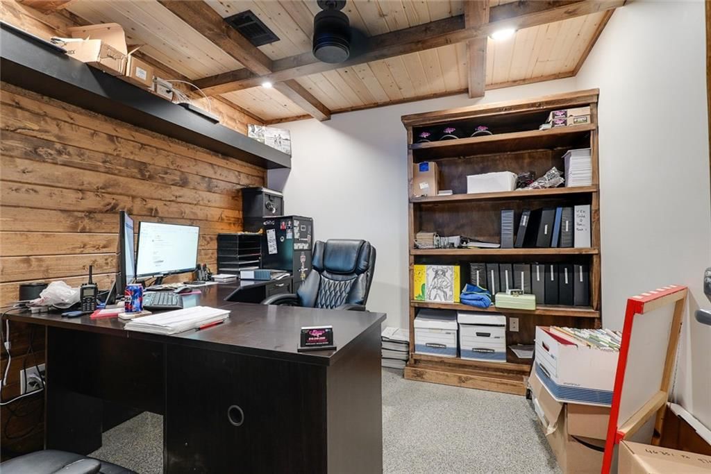 106 NW Locust Street — photo 17