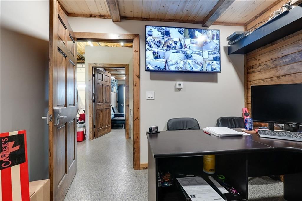 106 NW Locust Street — photo 18
