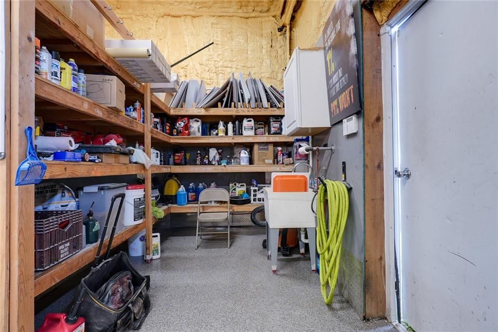 106 NW Locust Street — photo 23