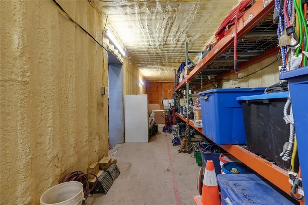 106 NW Locust Street — photo 26