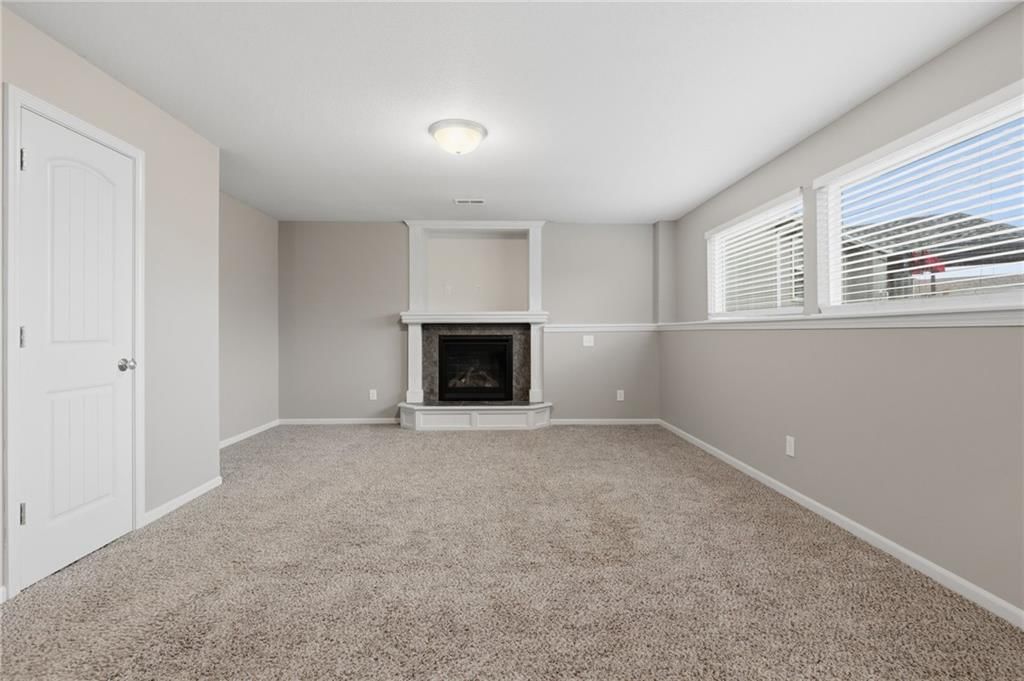 1043 E 14th Street — photo 13