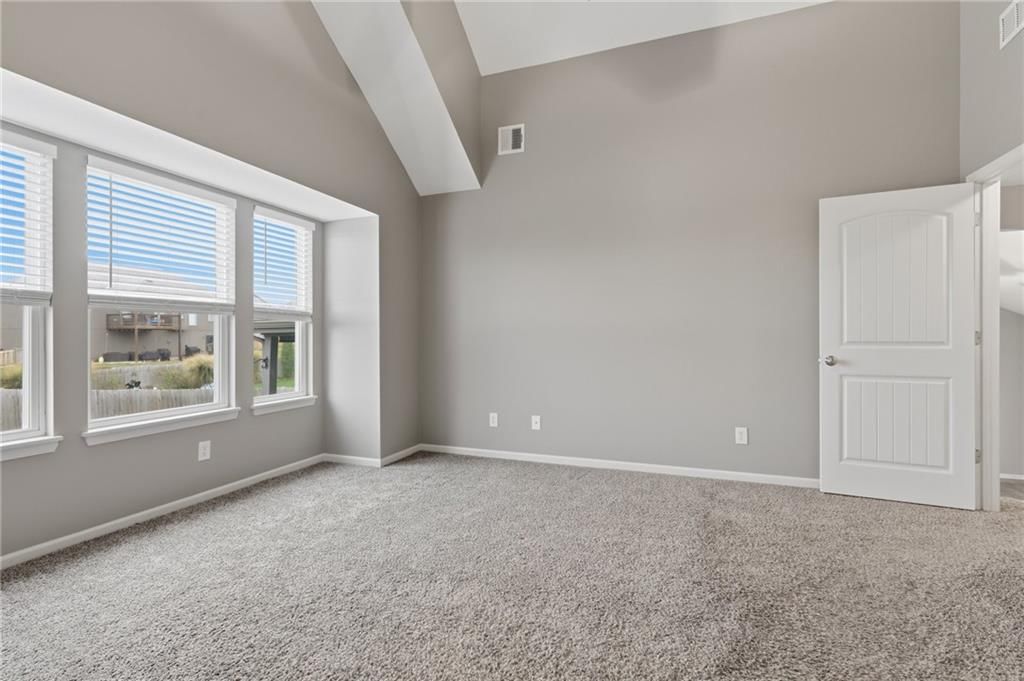 1043 E 14th Street — photo 17