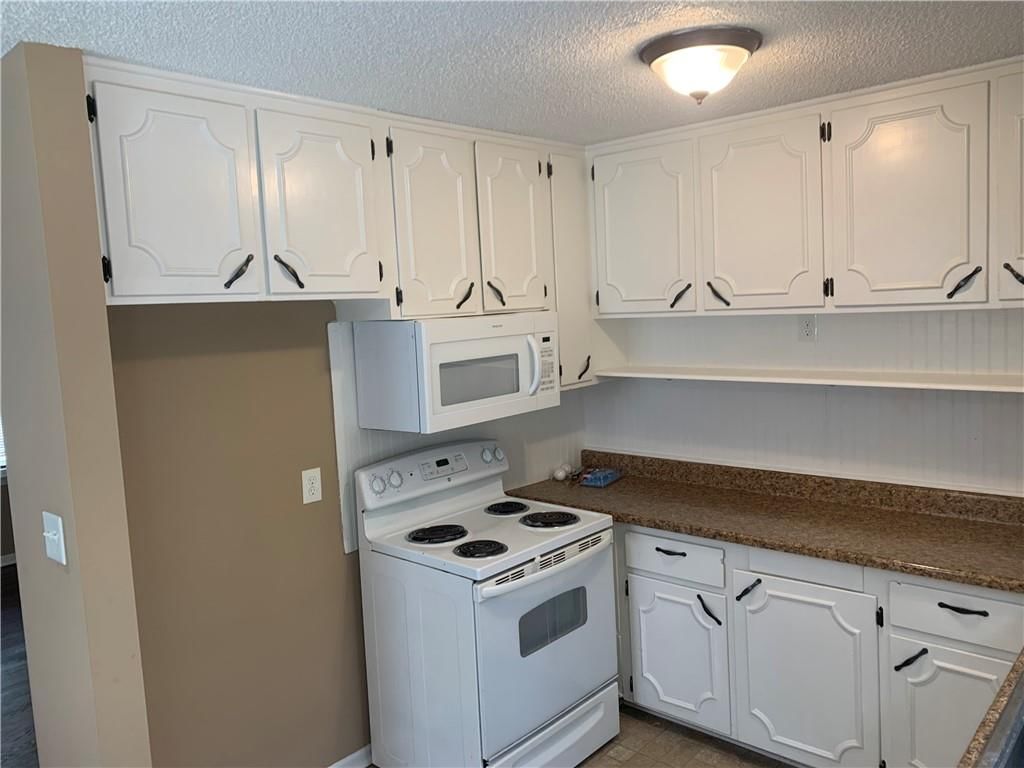 Photo 5 of 13 - 1305 NE 84TH Place