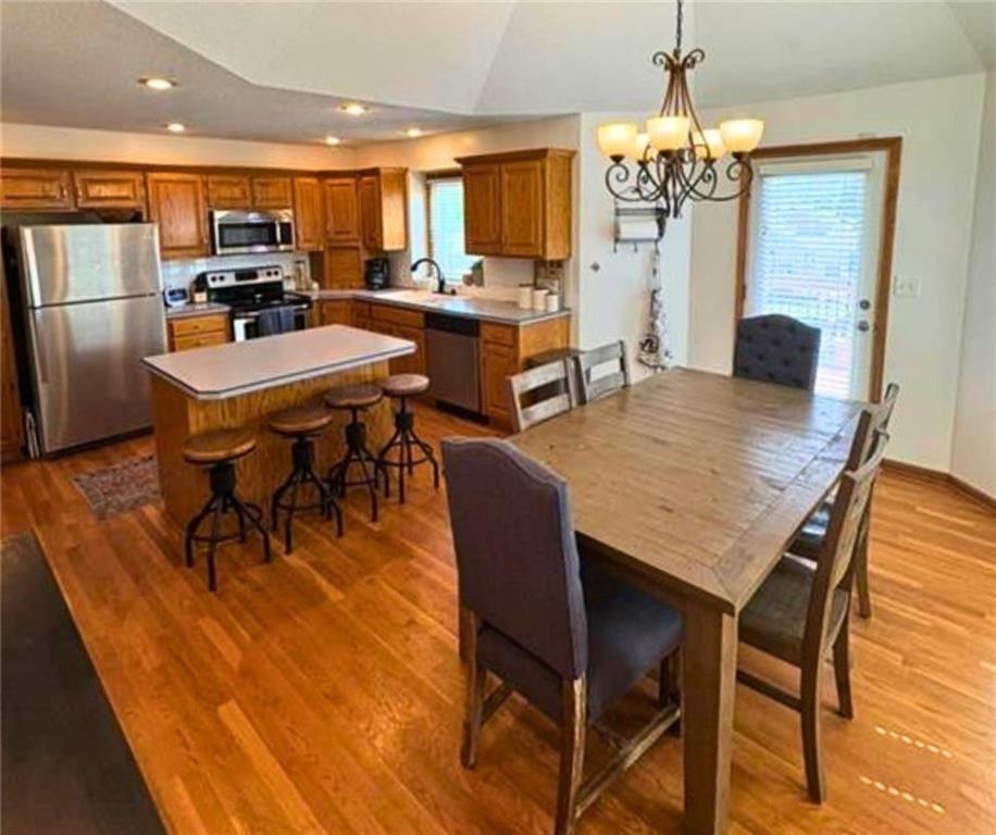Photo 8 of 32 - 1720 SE Kenwood Drive