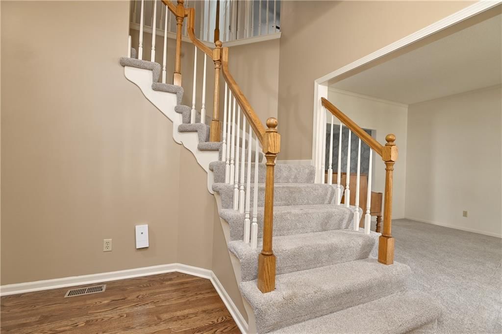 Photo 5 of 43 - 6305 N Indiana Avenue