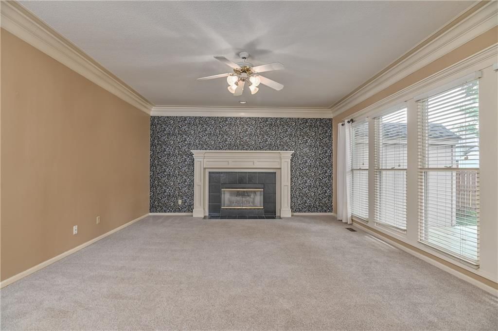 Photo 8 of 43 - 6305 N Indiana Avenue