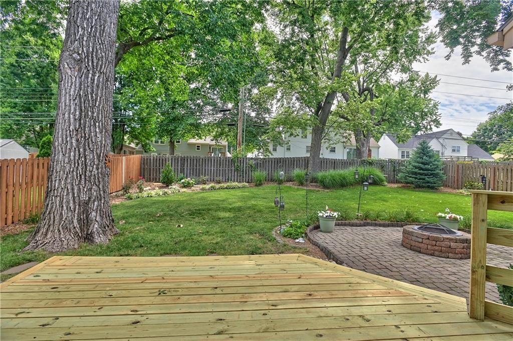 Photo 35 of 43 - 6305 N Indiana Avenue