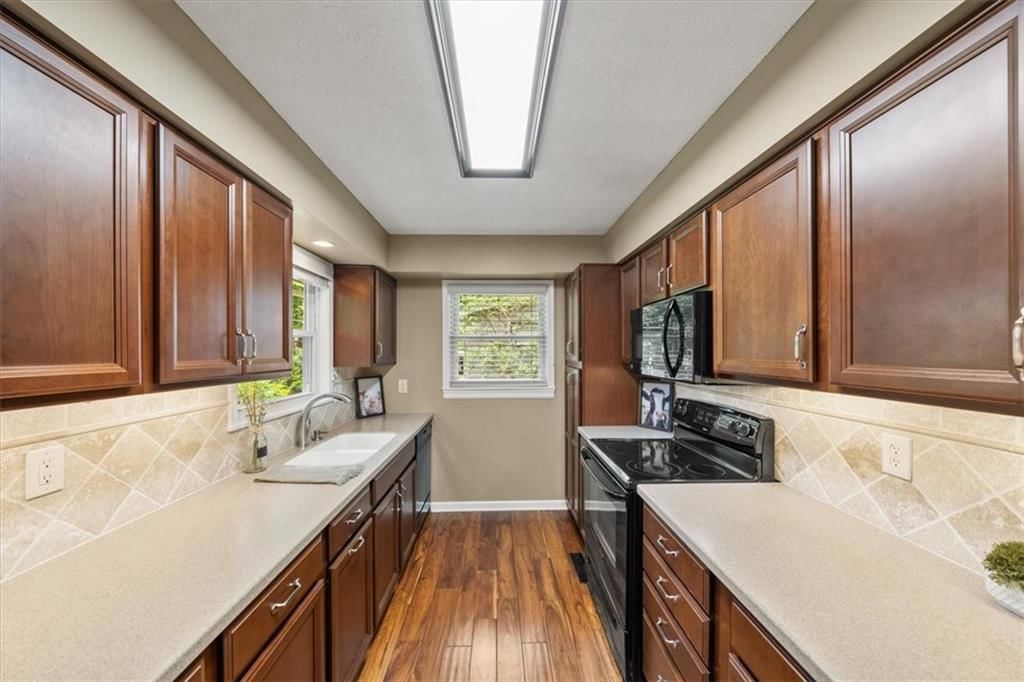 10103 W 70th Street — photo 11