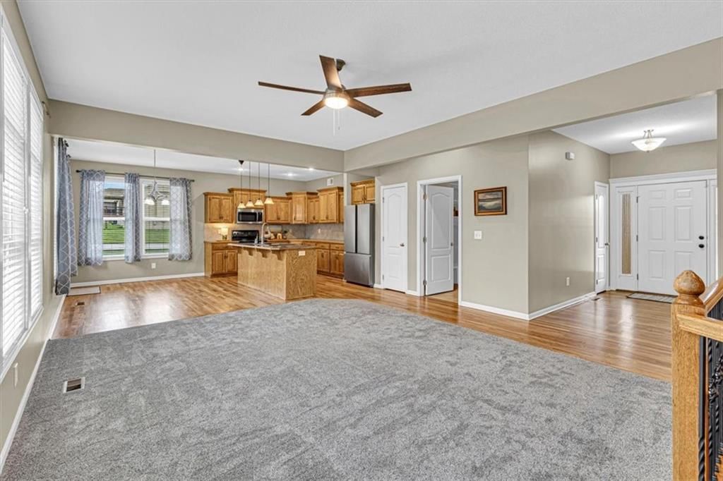 Photo 7 of 52 - 801 Englewood Drive