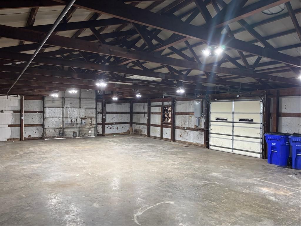 4210 DR GREAVES Road — photo 10