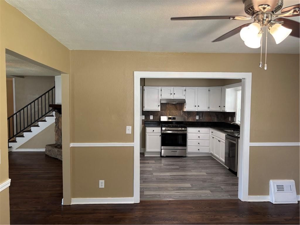 4210 DR GREAVES Road — photo 28