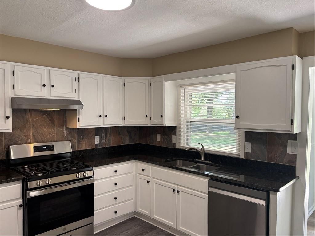 4210 DR GREAVES Road — photo 30