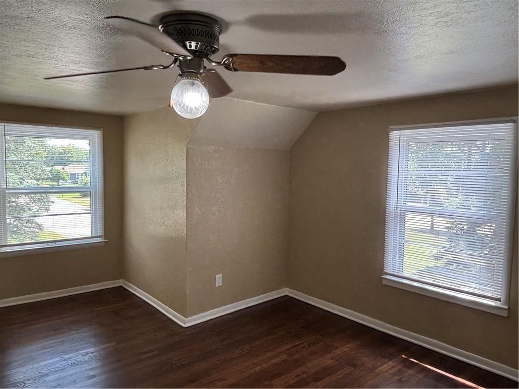 4210 DR GREAVES Road — photo 37