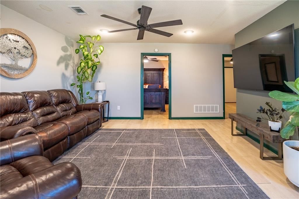 Photo 11 of 59 - 23058 160th Street