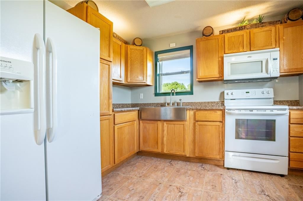 Photo 15 of 59 - 23058 160th Street