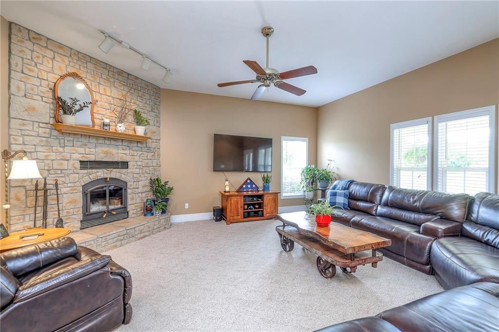 Photo 13 of 76 - 23708 S Southcrest Drive