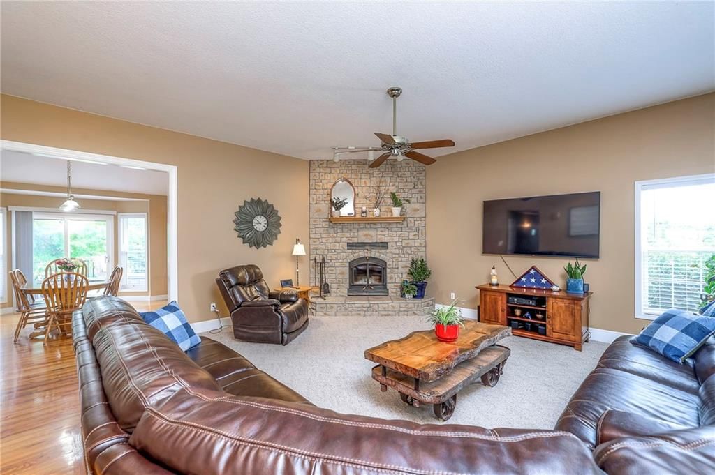 Photo 15 of 76 - 23708 S Southcrest Drive