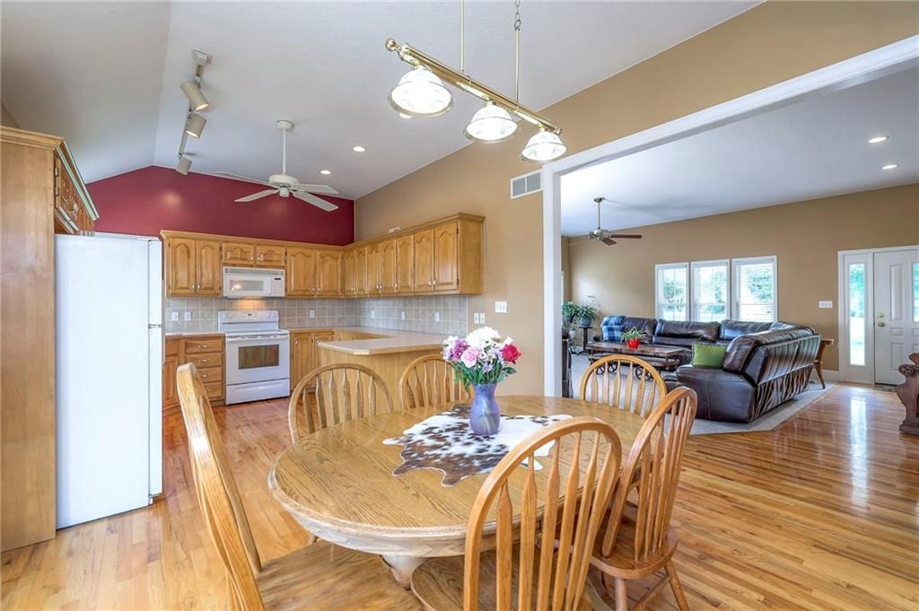 Photo 19 of 76 - 23708 S Southcrest Drive
